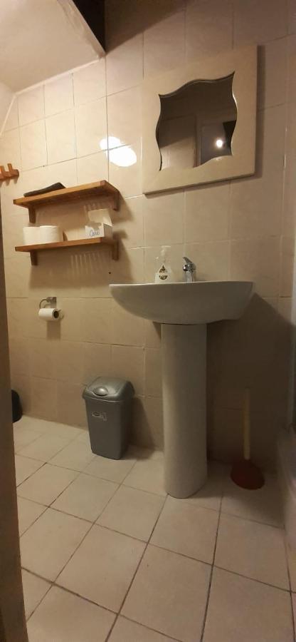 אמסטרדם Iru, Not For Parties, Not A Hotel, Room With No Kitchen מראה חיצוני תמונה